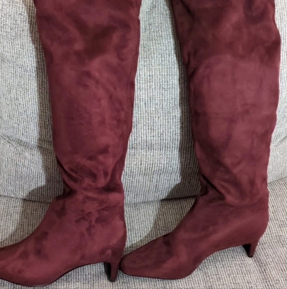 Banana Republic Factory Black and Burgundy Heeled Boots